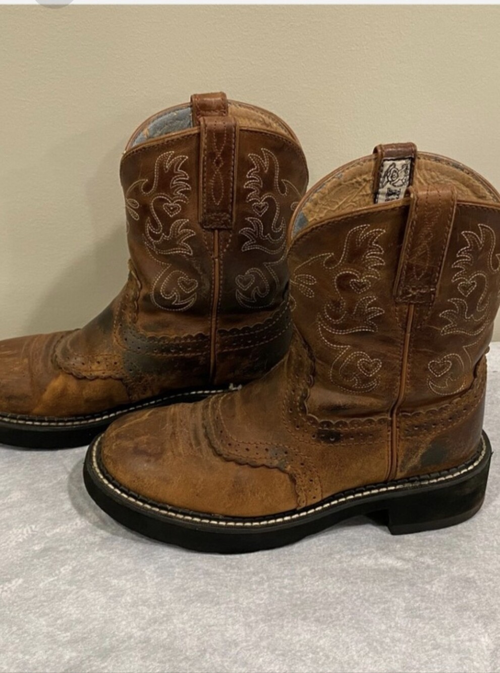 Ariat Brown Leather Pull-On Cowboy Boots size 6 Decorative stitching fatbaby